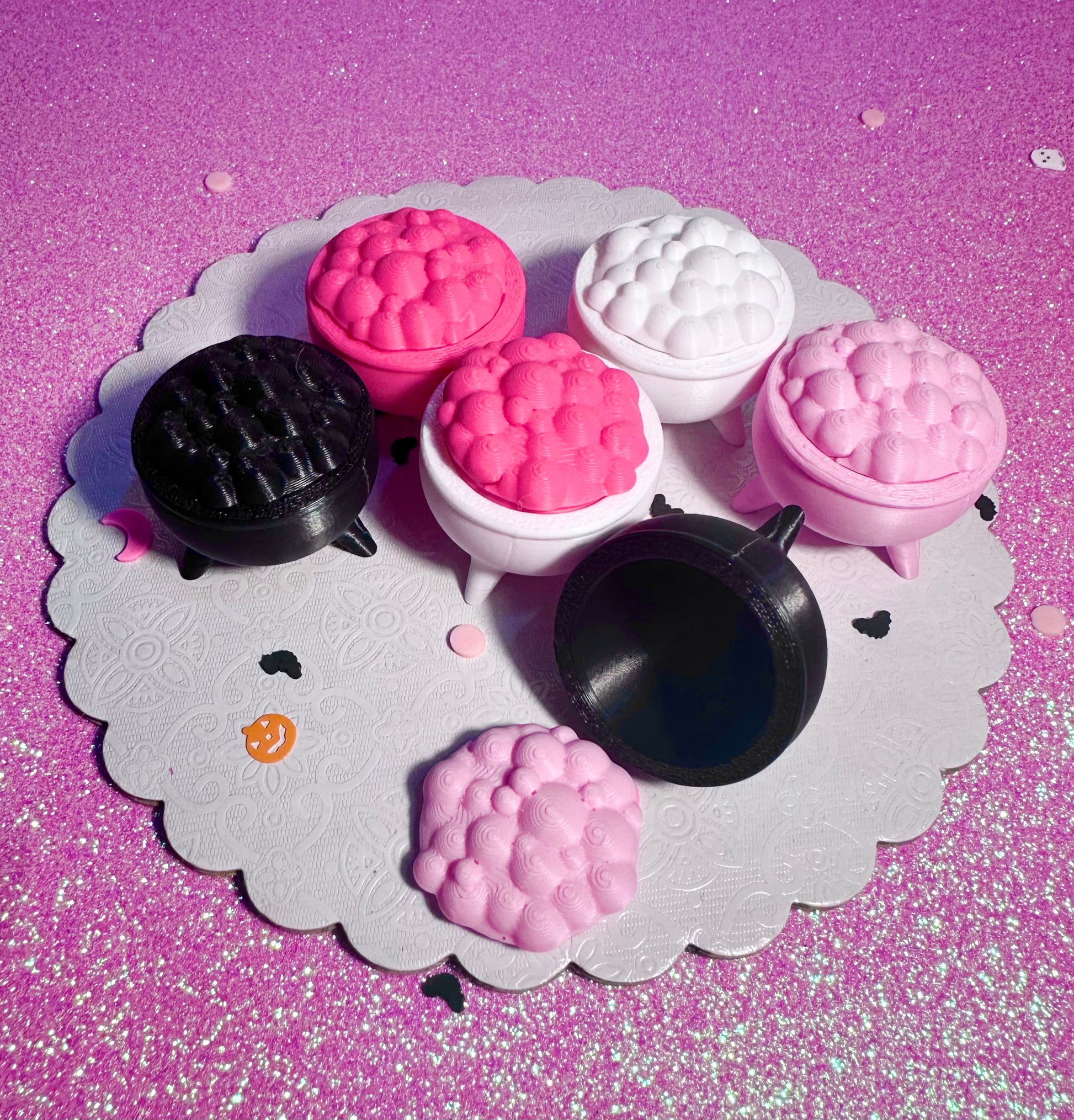 Mini Cauldrons with Interchangeable Bubbles